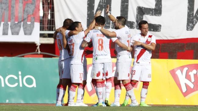 Curicó Unido le dio una amarga bienvenida a Deportes La Serena en Primera División