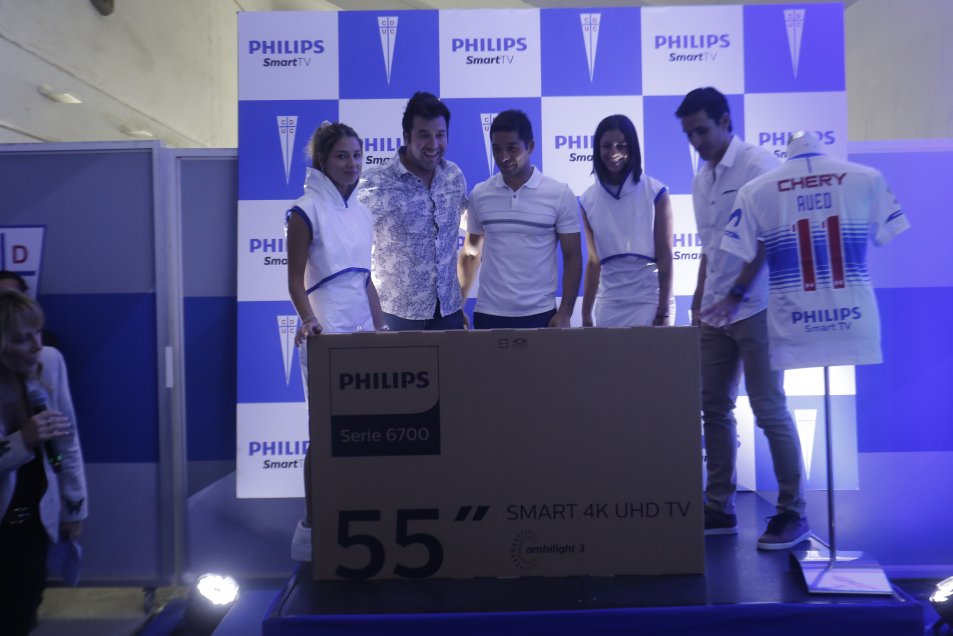 Universidad Católica presentó moderno tablero electrónico en San Carlos de Apoquindo