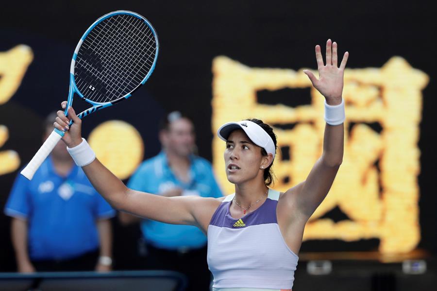 Garbiñe Muguruza clasificó por primera vez a la final en Australia tras dominar a Simona Halep