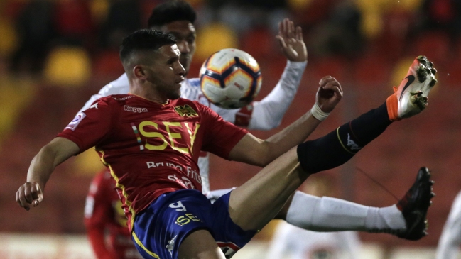 Van por un nuevo triunfo: La Calera y U. Española miden fuerzas en el Campeonato Nacional