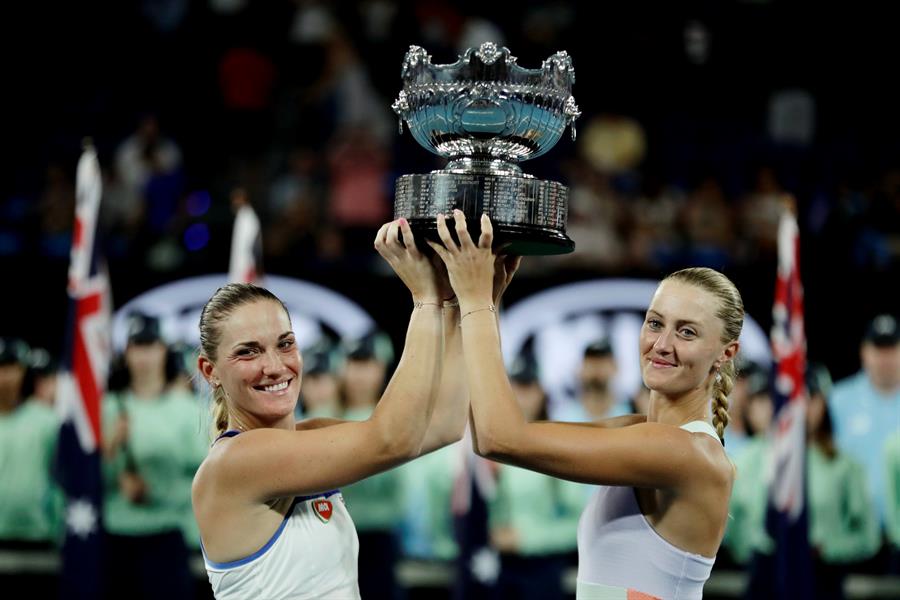 Kristina Mladenovic y Timea Babos ganaron el torneo de dobles en el Abierto de Australia