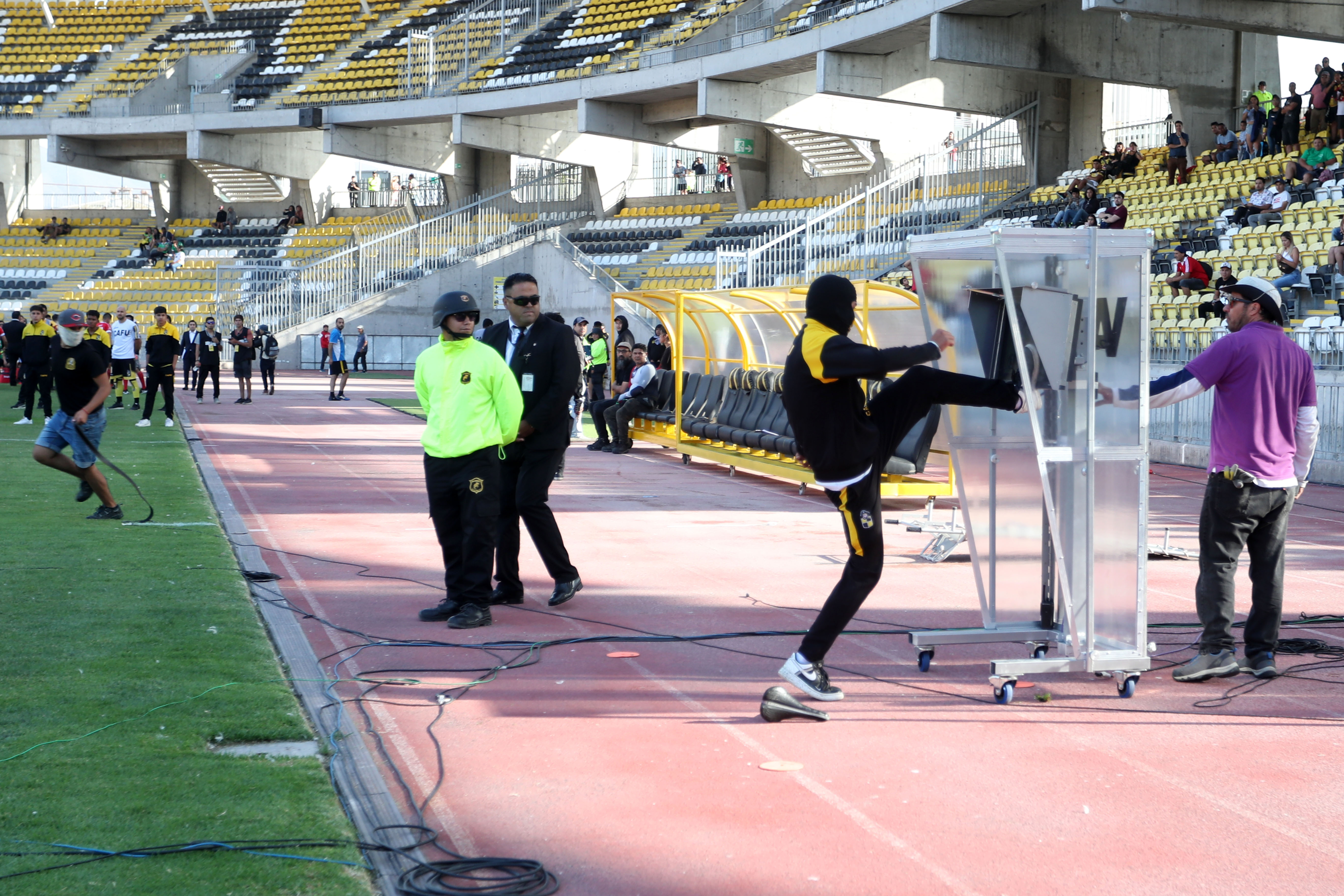 Las reacciones en rechazo de los incidentes que obligaron a suspender el Coquimbo-Audax