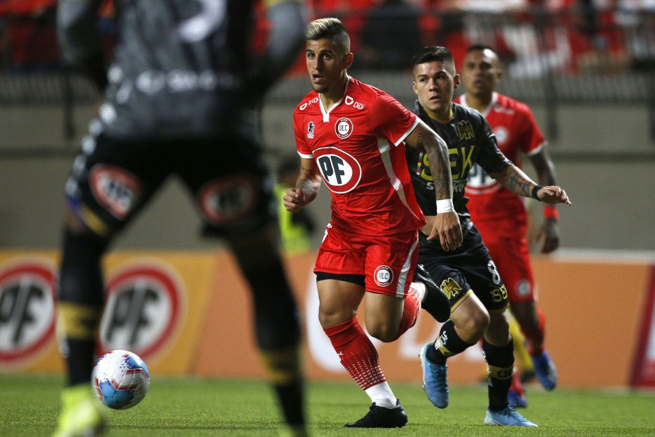 U. La Calera continuó con su puntaje perfecto en el torneo tras superar a U. Española