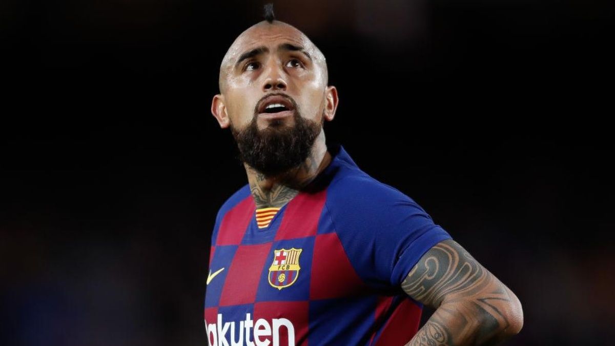 Arturo Vidal no entrenó en la práctica de Barcelona por una contusión