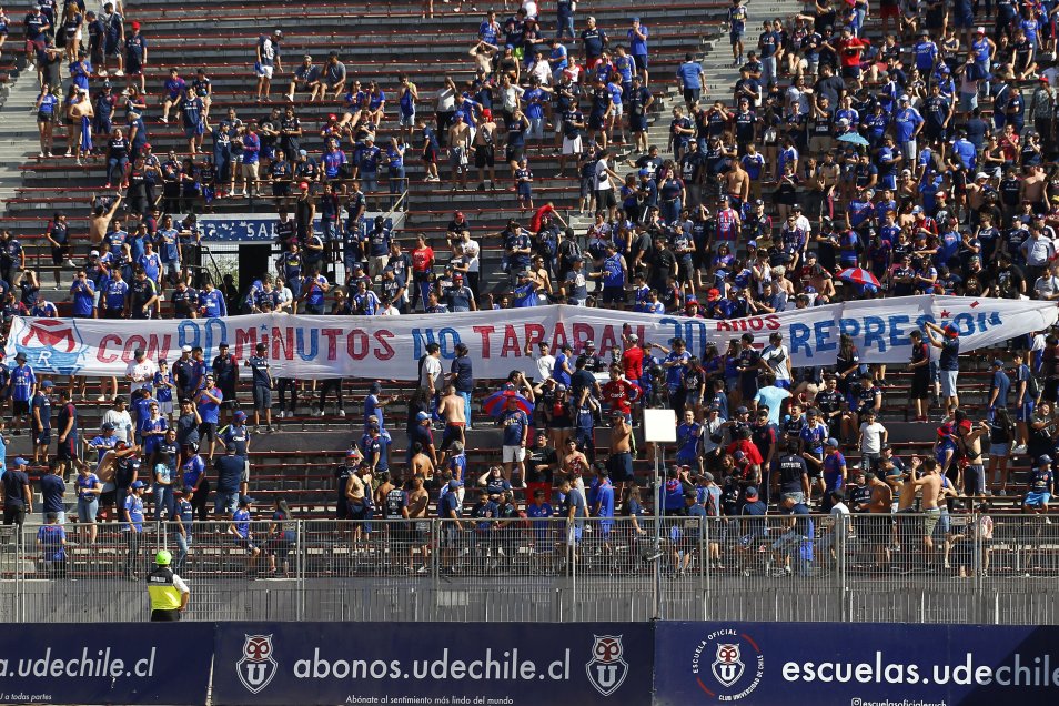 Los graves incidentes entre hinchas de la U y Carabineros que se produjeron en Estadio Nacional