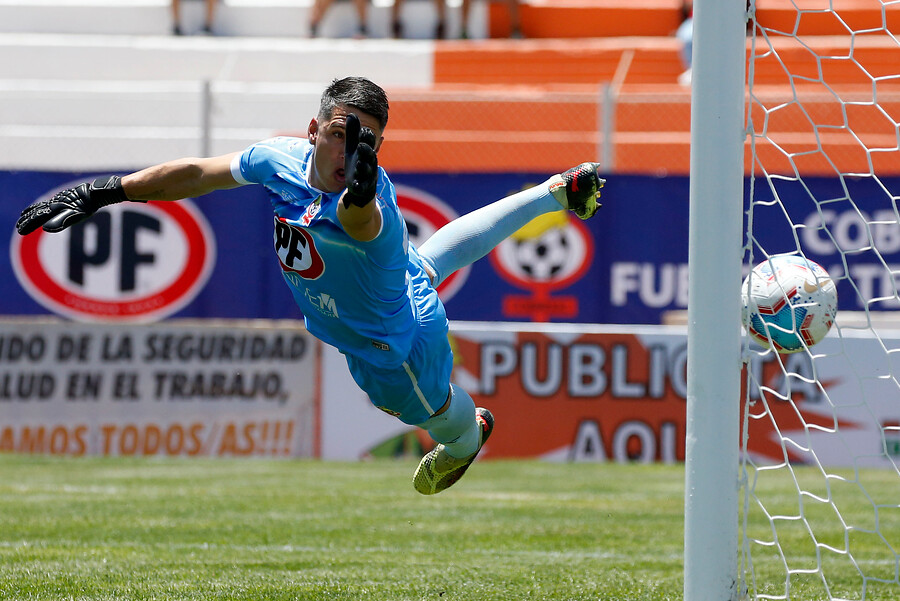 Leonardo Valencia deslumbró con un golazo de tiro libre para Colo Colo ante Cobresal