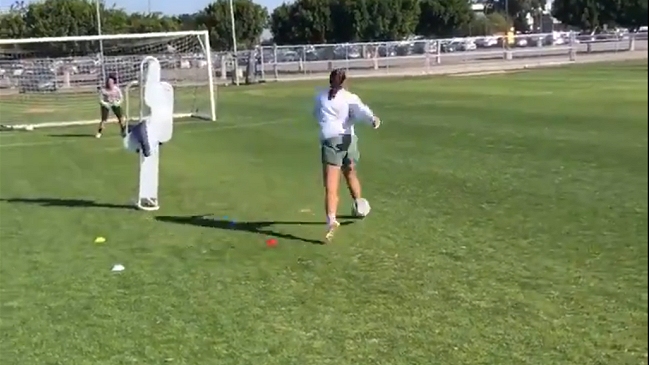 Alex Morgan mantiene su intenso entrenamiento con casi siete meses de embarazo