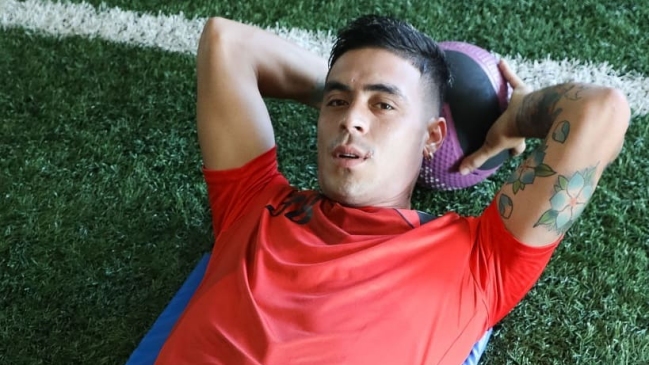 Brian Fernández se ausentó de otro entrenamiento y contó que lo asaltaron con un arma