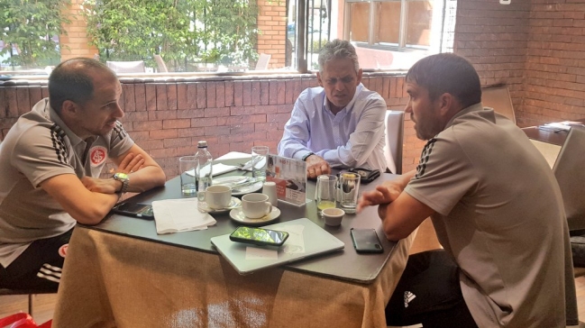 Reinaldo Rueda visitó a Eduardo Coudet en la concentración de Inter