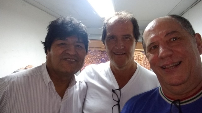 Evo Morales fue un hincha más en el duelo de Vélez por Copa Sudamericana