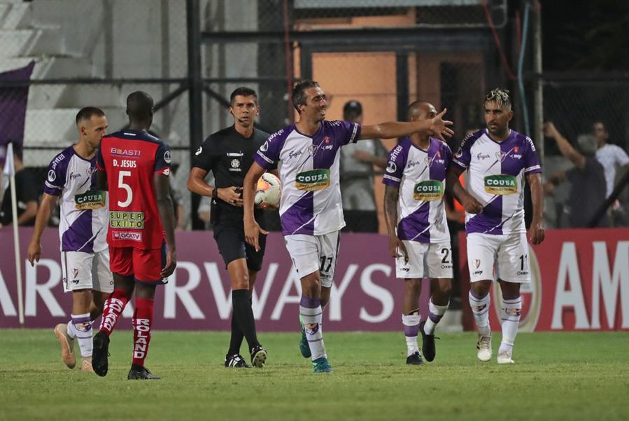 Fénix y Sportivo Luqueño debutaron con el pie derecho en Copa Sudamericana