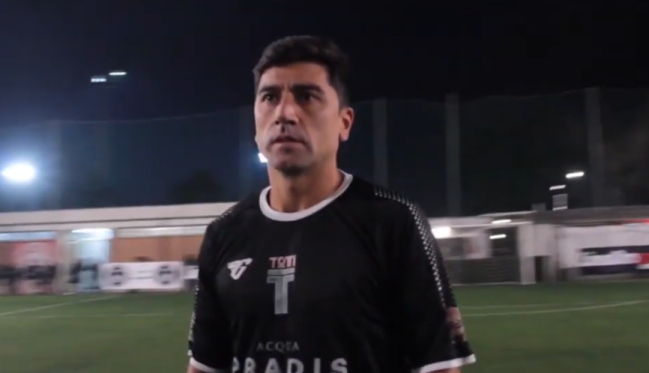 David Pizarro mostró su vigencia con dos golazos en torneo de Fútbol 8 en Italia