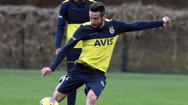 Mauricio Isla reveló llamado de Juan Román Riquelme y no descartó un salto a Boca Juniors