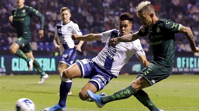Diego Valdés participó en igualdad de Santos Laguna ante Puebla en la liga mexica