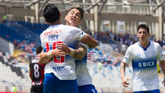 Zampedri puso en ventaja a la UC ante Antofagasta con una precisa definición