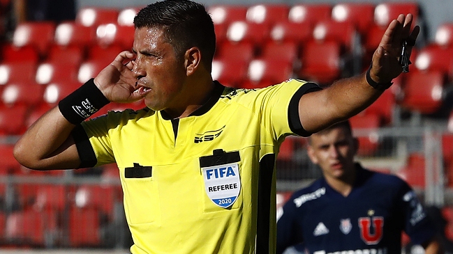 Eduardo Gamboa consignó expulsión de pasapelotas en triunfo de la U sobre La Calera