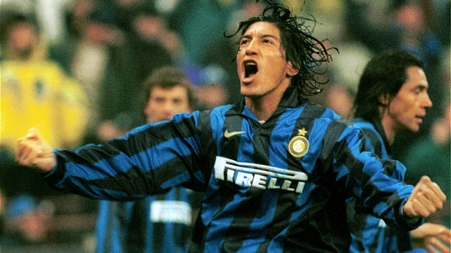 Iván Zamorano eligió el mejor gol de su carrera: De taco a Napoli