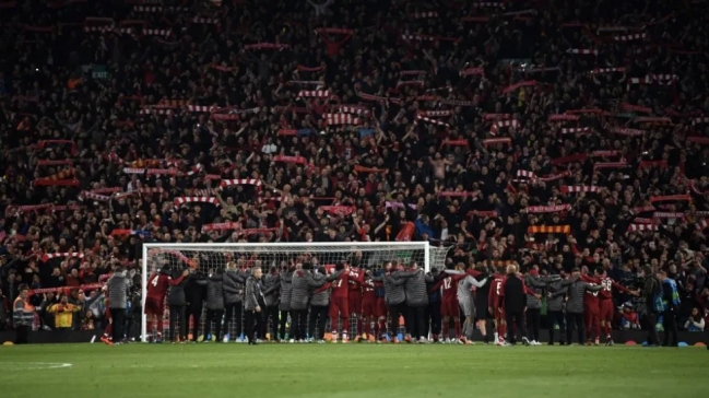 Nunca camina solo: Liverpool planea ampliar Anfield