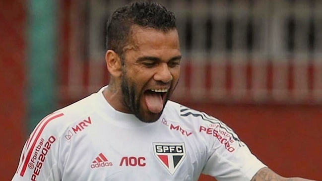 Dani Alves sufrió robo de su vehículo en Sao Paulo