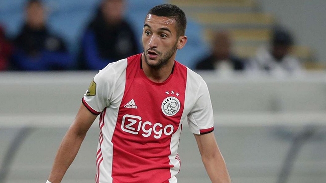 Chelsea alcanzó un acuerdo por el marroquí Hakim Ziyech que milita en Ajax