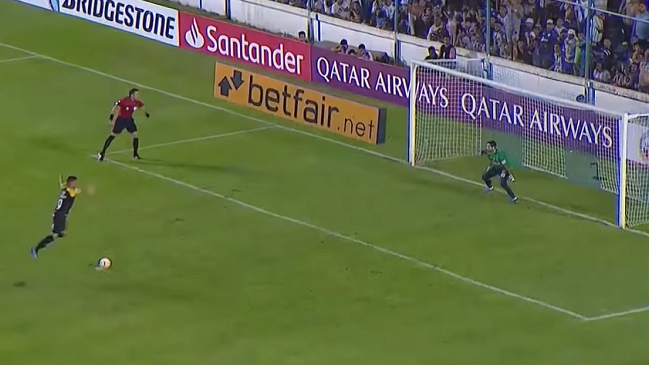 La pésima ejecución de un penal que complicó a The Strongest en Copa Libertadores