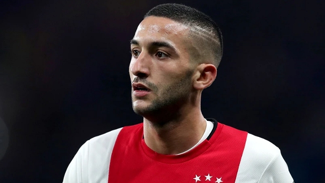 Chelsea oficializó acuerdo con Ajax por Hakim Ziyech