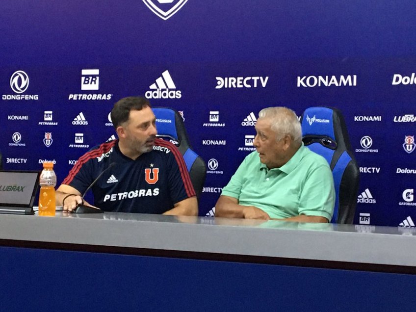 Hernán Caputto y Universidad de Chile homenajearon a Carlos Campos en su cumpleaños