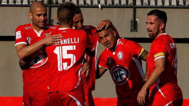 Unión La Calera se hizo fuerte en casa y complicó más a Deportes La Serena
