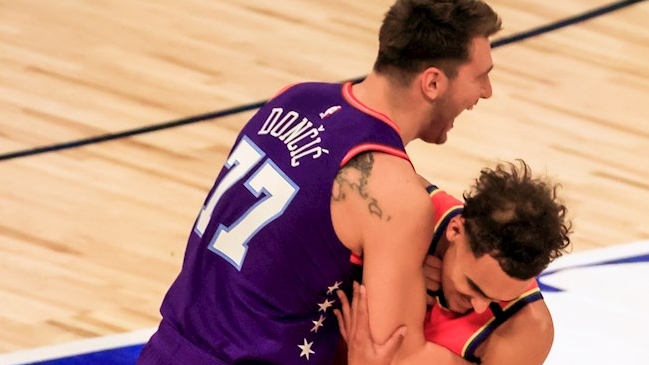 Luka Doncic se lució con un triple desde la mitad de la cancha en partido de Futuras Estrellas