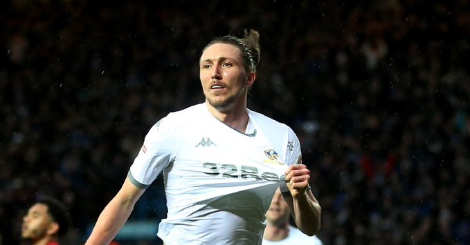 Leeds United de Marcelo Bielsa derrotó a Bristol City y se acercó a la cima de la Championship