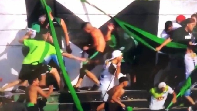 Hinchas de Nueva Chicago protagonizaron graves incidentes en el duelo ante Temperley