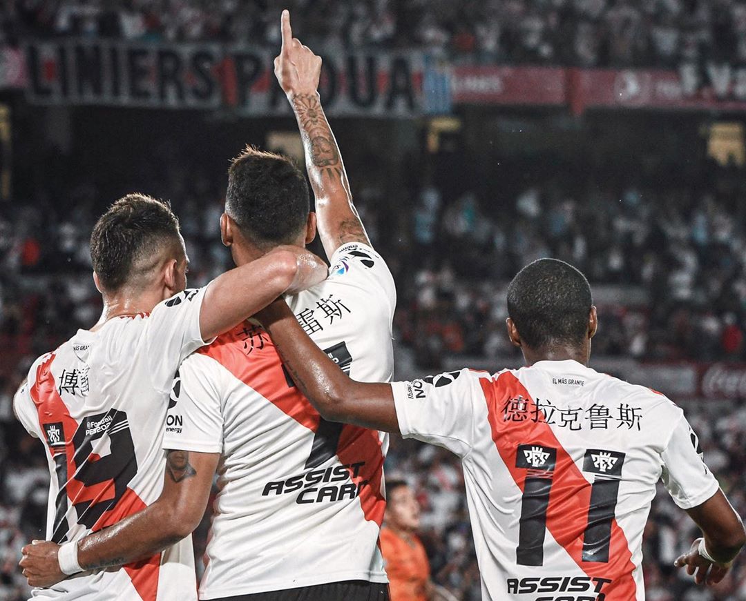 River Plate dio otro paso al título tras vencer a Banfield bajo un diluvio