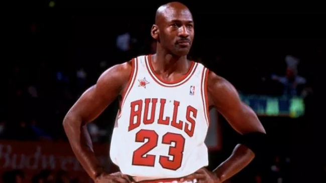 Las mejores 15 jugadas del cumpleañero Michael Jordan