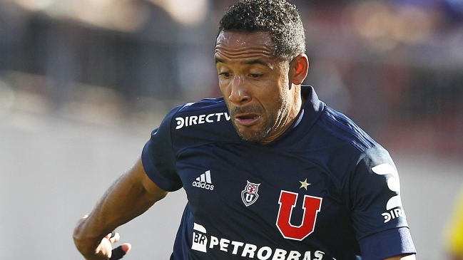 Jean Beaseujour estará un mes fuera de las canchas por lesión muscular