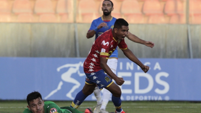 Unión Española logró el empate parcial con Audax Italiano con un cabezazo de Cristian Palacios