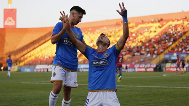 Audax Italiano extendió su campaña perfecta al vencer a Unión Española en el clásico de colonias