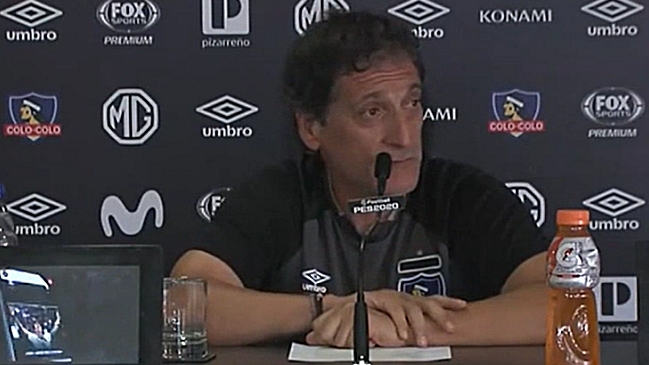 Mario Salas dejó pasar el sonido de un celular en su conferencia de prensa