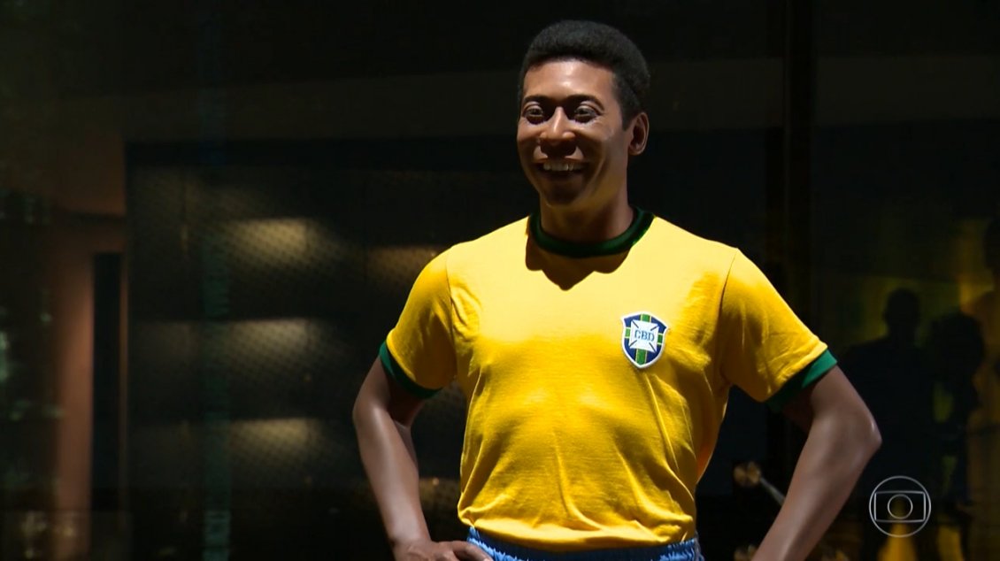 CBF inauguró estatua de Pelé en el museo de la selección brasileña