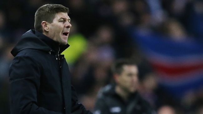 La desatada celebración de Steven Gerrard con la remontada de Rangers en Europa League