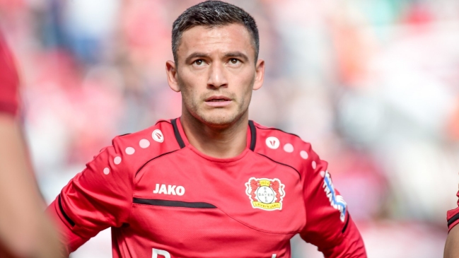 Charles Aránguiz quedó fuera del partido de Leverkusen ante Augsburg por gripe
