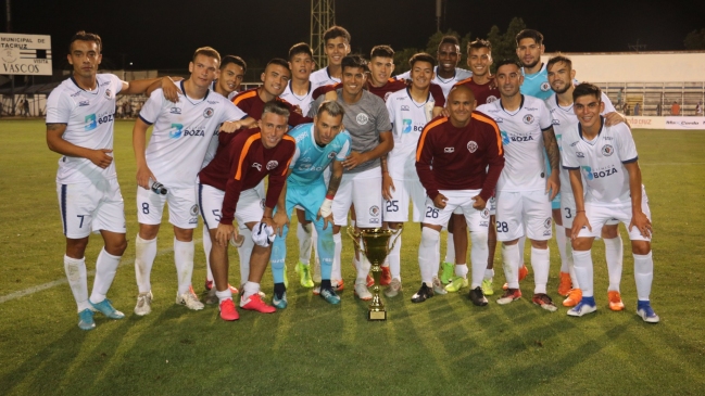 Humberto Suazo tuvo su debut oficial con Santa Cruz en la derrota ante Valdivia por la Primera B