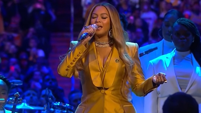 Beyoncé presentó una de las canciones favoritas de Kobe Bryant en el Staples Center