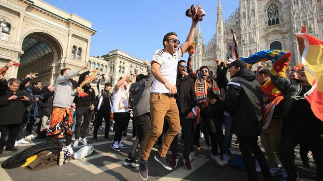 Tres hinchas de Valencia que estuvieron en Milán dicen tener síntomas del coronavirus