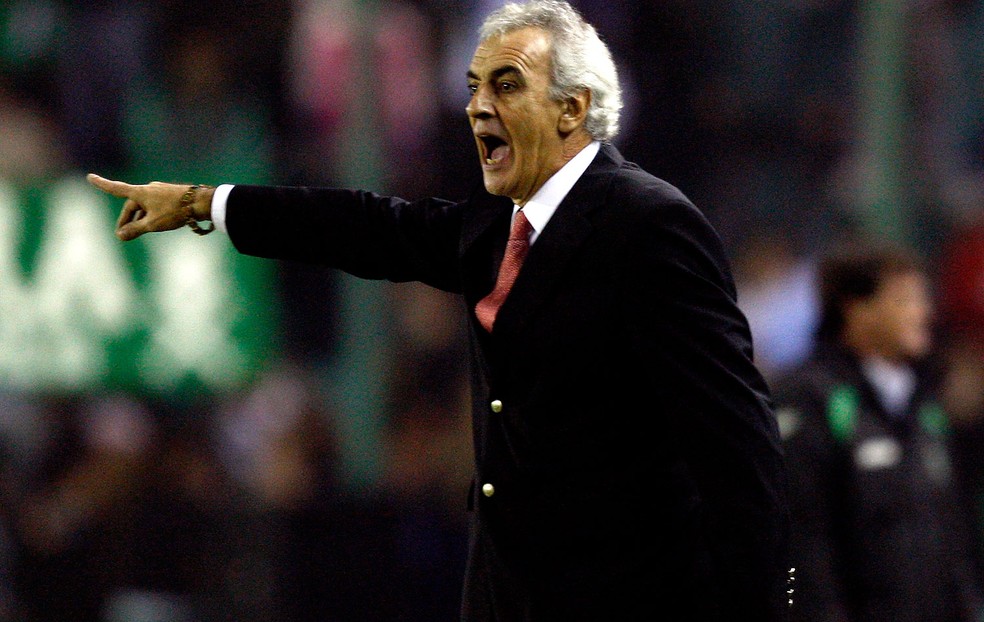 La “danza de nombres” que surgió para la banca de Colo Colo tras la salida de Mario Salas