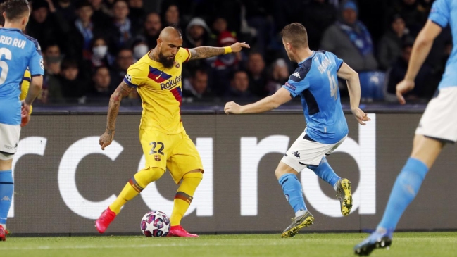 “Es imperdonable”: Las críticas de hinchas de Barcelona por expulsión de Vidal ante Napoli