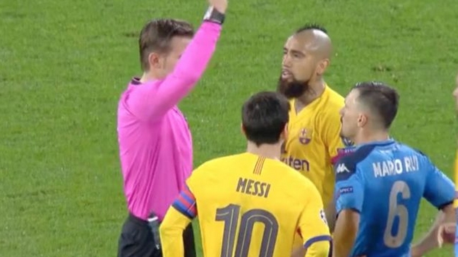 Prensa española calificó a Vidal como “insensato” y “desquiciado” por expulsión ante Napoli