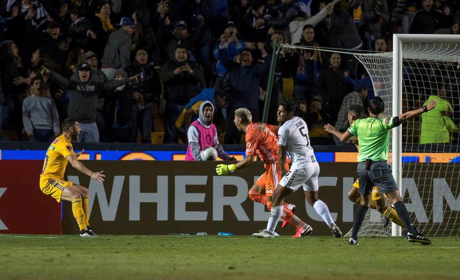 Nahuel Guzmán anotó un golazo con asistencia de Eduardo Vargas en triunfo de Tigres