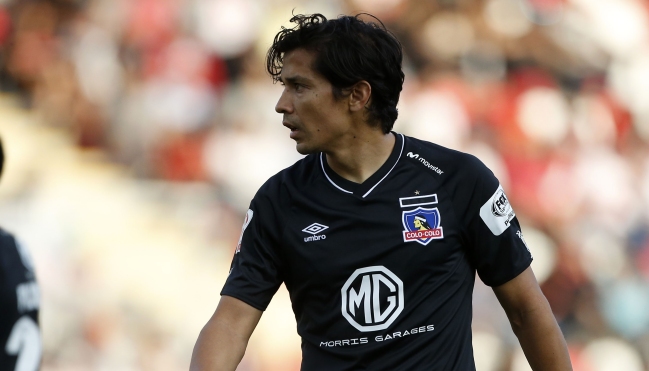 Gualberto Jara probó a Matías Fernández como titular en su primera formación en Colo Colo
