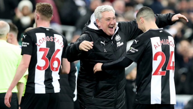 Newcastle United prohibió saludar con apretón de manos por precaución frente al Coronavirus