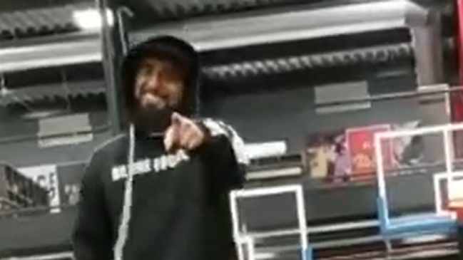 ¡Lo hizo otra vez! Arturo Vidal volvió a lucirse encestando un balón con el pie